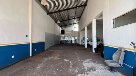 Galpão/Depósito/Armazém à venda, 313m² no São Benedito, Uberaba