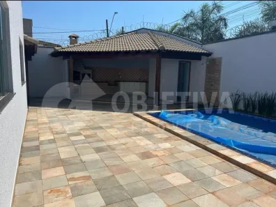 Casa com 4 Quartos à venda, 200m² no Alto Umuarama, Uberlândia