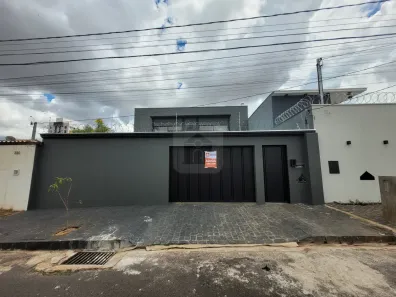 Sobrado com 2 Quartos para alugar, 86m² no Granada, Uberlândia