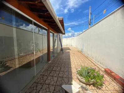 Casa com 3 Quartos à venda, 200m² no Jardim Maria Alice, Uberaba