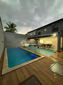 Casa com 3 Quartos à venda, 157m² no Jardim Patrícia, Uberlândia