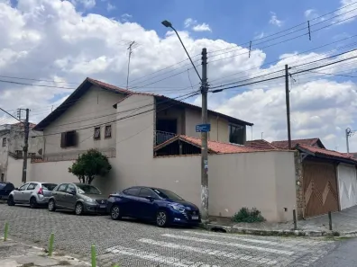 Sobrado com 3 Quartos à venda, 179m² no Vila Adelaide Perella, Guarulhos