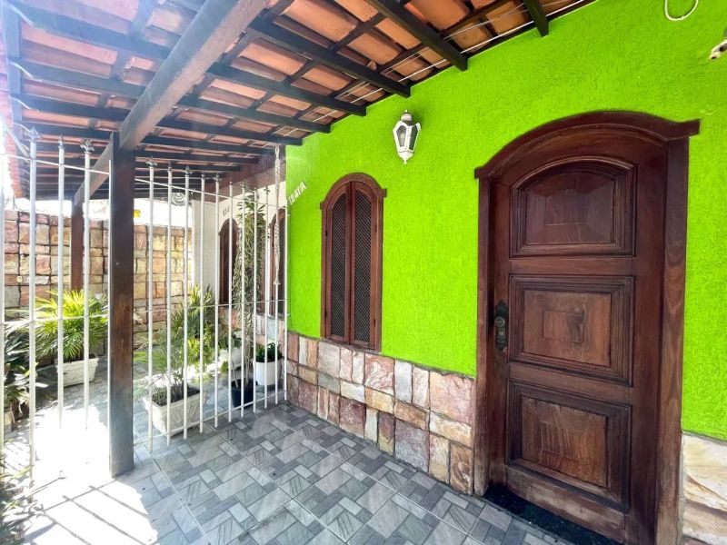 Casa com 3 quartos — Planalto, Belo Horizonte