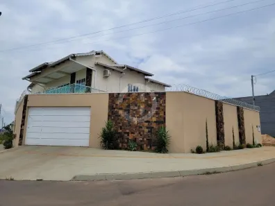 Sobrado com 4 Quartos à venda, 311m² no Residencial Recanto das Emas, Goiânia