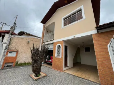 Casa com 3 Quartos para alugar, 180m² no Centro, Taubaté