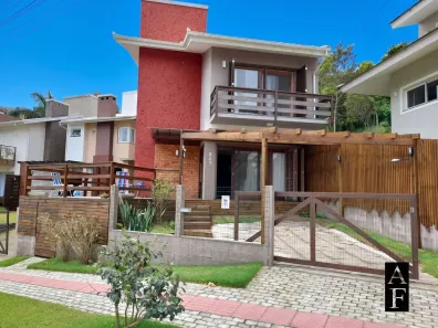 Casa com 3 Quartos à venda, 130m² no Centro, Garopaba