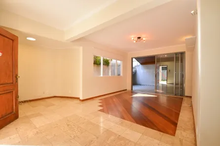 Sobrado com 3 Quartos para venda ou aluguel, 242m² no Santa Felicidade, Curitiba