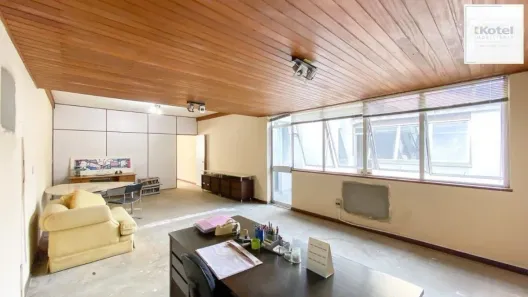 Sala Comercial com 3 Quartos à venda, 182m² no Santa Cecília, Porto Alegre
