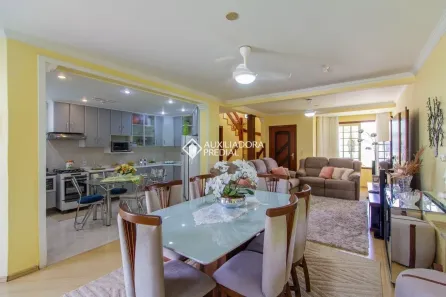 Casa com 3 Quartos para alugar, 300m² no Sarandi, Porto Alegre