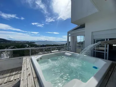 Cobertura com 3 Quartos para alugar, 176m² no Itacorubi, Florianópolis
