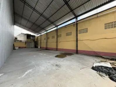 Galpão/Depósito/Armazém para alugar, 350m² no Icuí-Guajará, Ananindeua