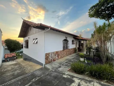 Casa com 3 Quartos à venda, 226m² no Cardoso (Barreiro), Belo Horizonte