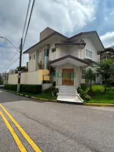 Sobrado com 3 Quartos à venda, 240m² no Loteamento Villa Branca, Jacareí