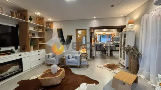Casa com 4 Quartos à venda, 255m² no Sumaré, Caraguatatuba