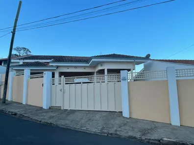 Casa com 3 Quartos à venda, 150m² no Centro, Águas de Lindóia