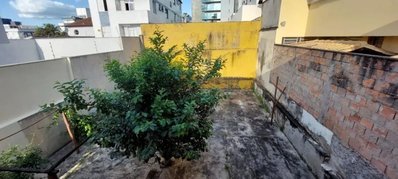 Casa com 4 quartos — Prado, Belo Horizonte