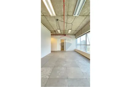 Sala Comercial para alugar, 43m² no Green Valley Alphaville, Barueri