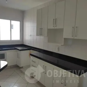 Apartamento com 4 Quartos para alugar, 135m² no Vigilato Pereira, Uberlândia