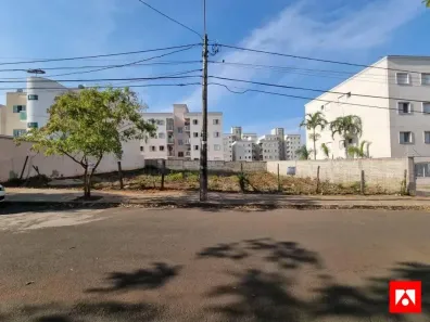 Lote/Terreno à venda, 300m² no Parque Universitário, Americana