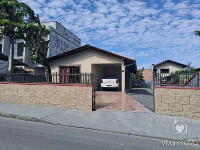 Casa com 2 Quartos para alugar, 100m² no Vila Nova, Joinville