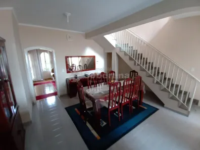 Sobrado com 4 Quartos à venda, 285m² no Parque Fazendinha, Campinas