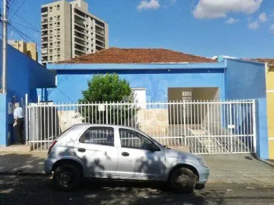 Casa com 7 Quartos para alugar, 250m² no Martins, Uberlândia