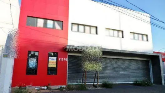 Prédio Comercial para alugar, 100m² no Saraiva, Uberlândia