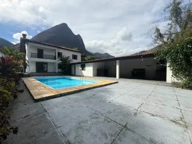 Casa com 5 Quartos para alugar, 550m² no Corrêas, Petrópolis