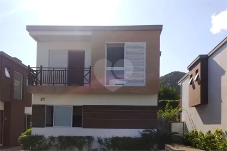 Sobrado com 4 Quartos à venda, 192m² no Bairro de Juquehy, São Sebastião