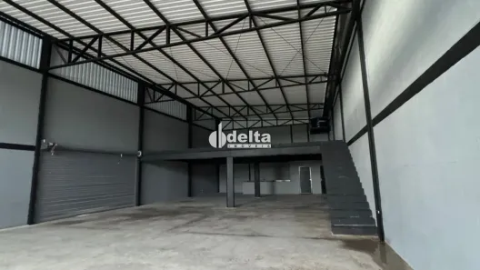 Ponto Comercial para alugar, 440m² no Novo Mundo, Uberlândia
