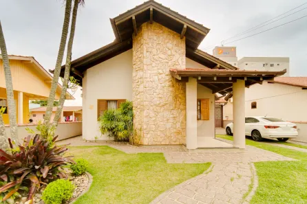 Casa com 3 Quartos à venda, 180m² no Humaitá de Cima, Tubarão