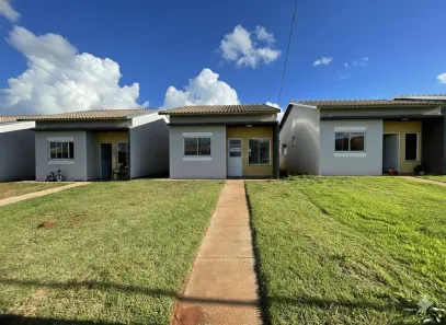 Casa de Condomínio com 2 Quartos para alugar, 46m² no Conjunto Residencial de Casas Flamboyant II, Rio Verde