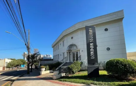 Prédio Comercial para alugar, 440m² no Vitória, Londrina