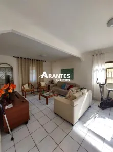 Casa com 3 Quartos à venda, 150m² no Vigilato Pereira, Uberlândia