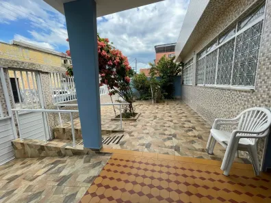 Casa com 3 Quartos à venda, 220m² no Centro, Mesquita