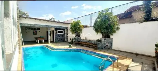 Casa com 3 Quartos à venda, 303m² no Vila Larsen 1, Londrina