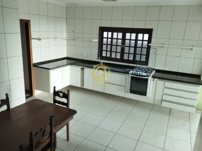 Sobrado com 5 Quartos à venda, 120m² no Parque Califórnia, Jacareí