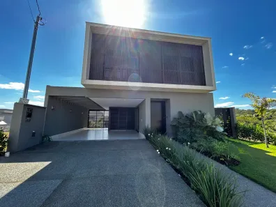 Casa de Condomínio com 4 Quartos à venda, 244m² no Jardins Porto, Senador Canedo