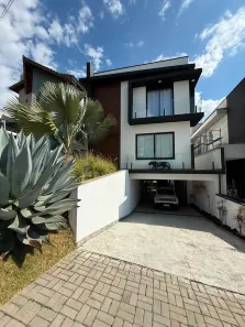 Casa de Condomínio com 3 Quartos à venda, 300m² no Parque Residencial Itapeti, Mogi das Cruzes