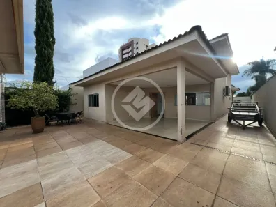 Casa com 3 Quartos à venda, 220m² no Jardim América, Goiânia