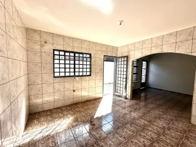 Casa com 2 Quartos à venda, 90m² no Parque Residencial Aeroporto, Maringá