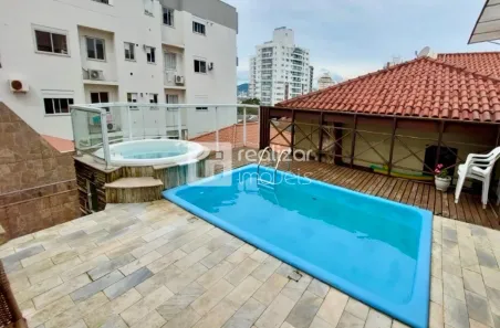 Casa com 5 Quartos para alugar, 236m² no Barreiros, São José