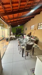 Casa com 3 Quartos à venda, 200m² no Carajás, Uberlândia