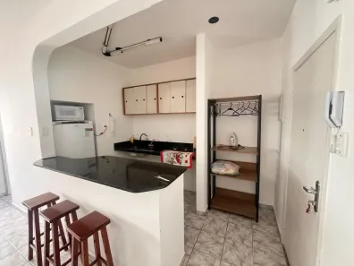 Kitnet para alugar, 35m² no Gonzaga, Santos