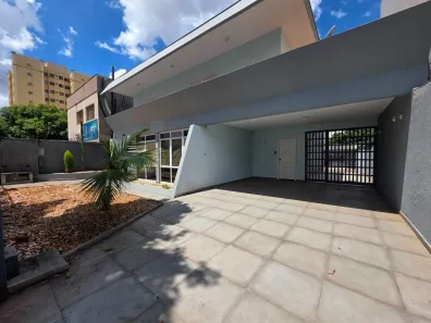 Casa com 4 Quartos à venda, 400m² no Centro, Londrina