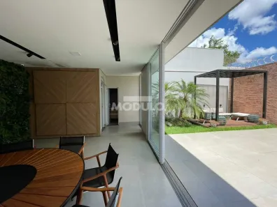 Casa com 4 Quartos à venda, 400m² no Osvaldo Rezende, Uberlândia