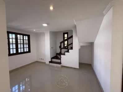 Casa com 3 Quartos para alugar, 150m² no São Marcos, Macaé