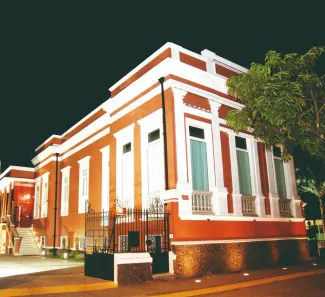 Prédio Comercial para alugar, 1000m² no São Brás, Belém