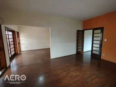 Imóvel Comercial com 4 Quartos para alugar, 220m² no Centro, Bauru