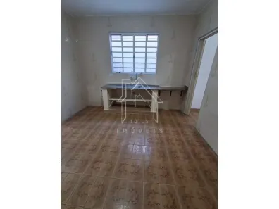 Casa com 2 Quartos para alugar, 70m² no Jardim Teresa, São Paulo